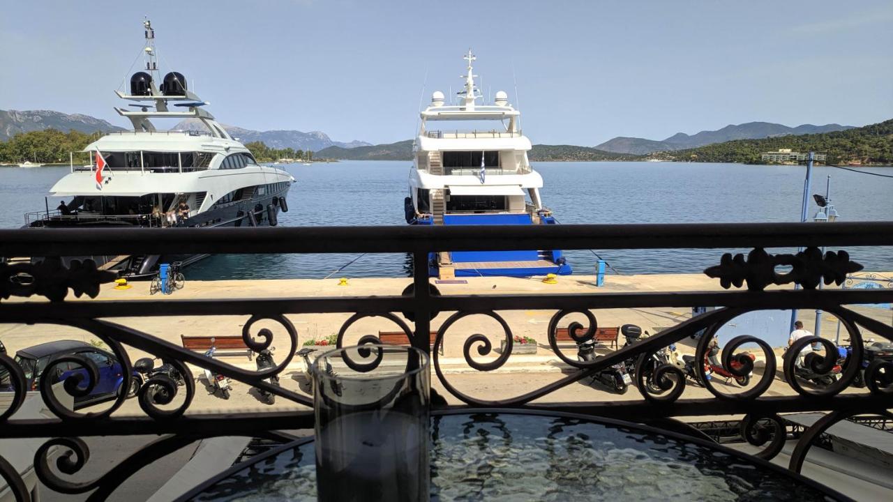 ホテル Poros Mood Poros Town エクステリア 写真