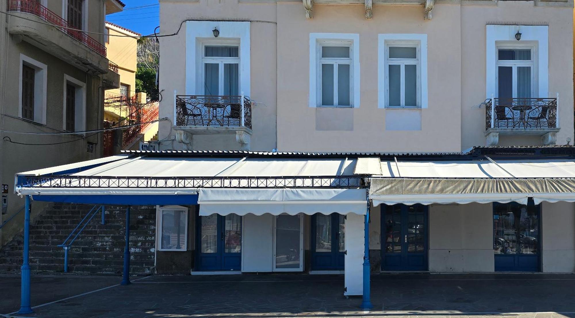 ホテル Poros Mood Poros Town エクステリア 写真